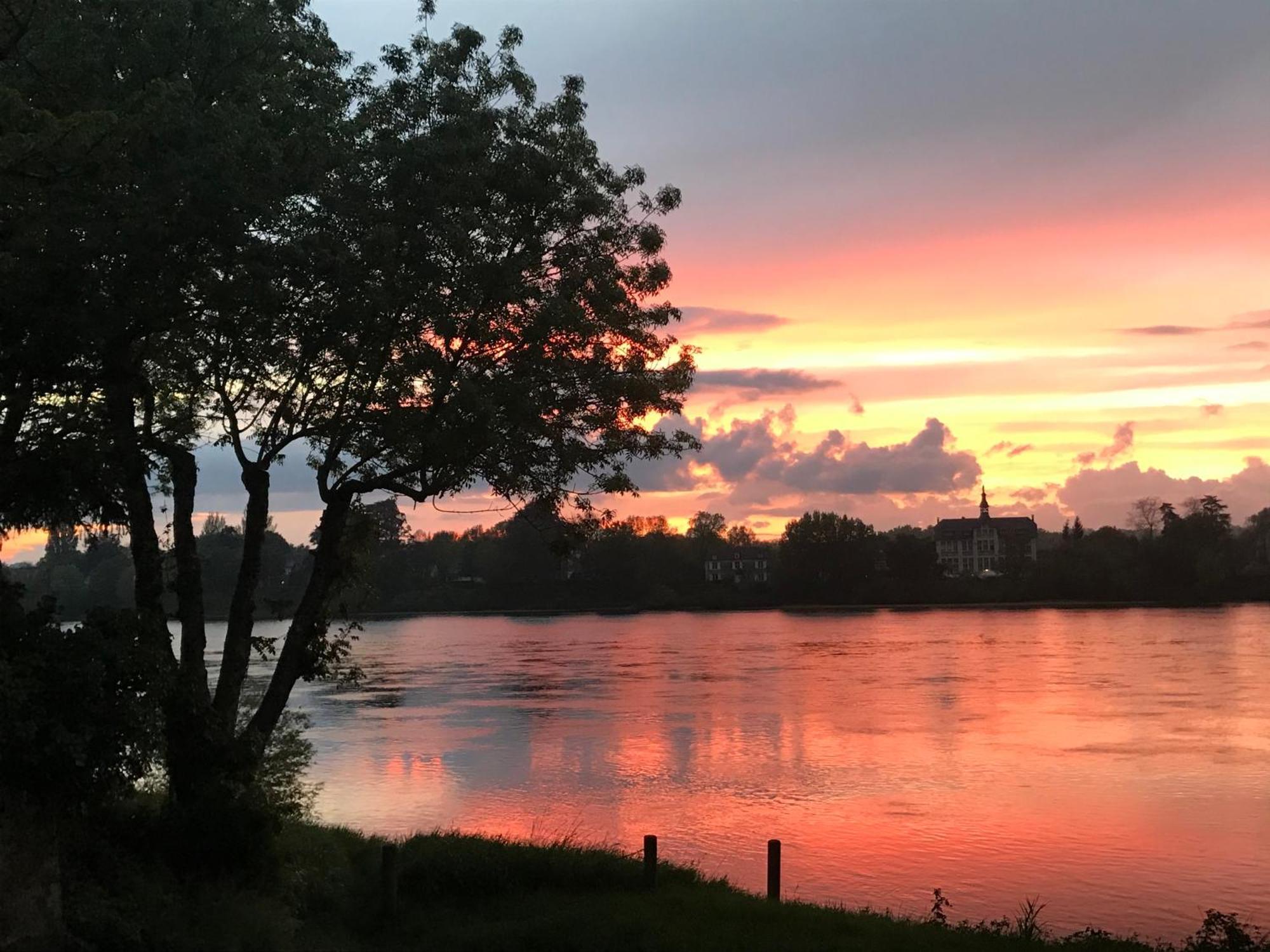 לינה וארוחת בוקר Denée O Bord De Loire מראה חיצוני תמונה